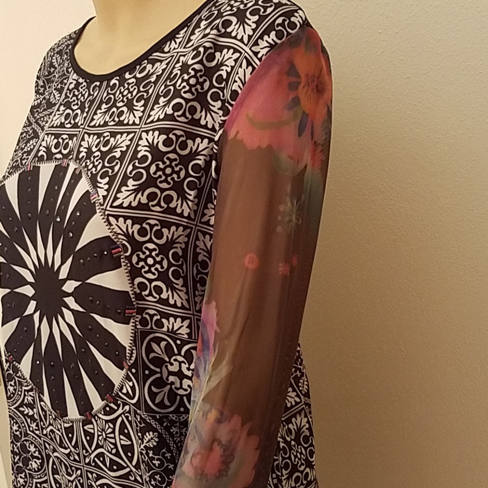 Desigual pullover Blouse  Sz Large New w/o tag! - Picture 2 of 8